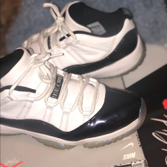 Jordan Other - Air Jordan 11 Retro Low ‘Emerald’